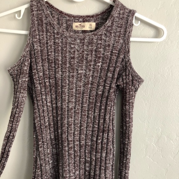 OFFER🎉Hollister long sleeve!! 🎉 - Picture 1 of 4
